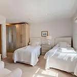2 Bed In Oc-lcc47 別荘
