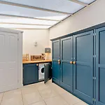 2 Bed In Oc-lcc47