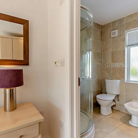 Holiday home 2 Bed In Lcc47 *