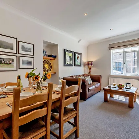 2 Bed In Lcc47 Holiday home