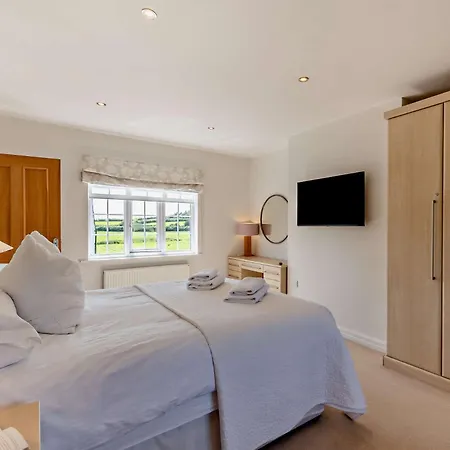 Dom wakacyjny 2 Bed In Lcc47